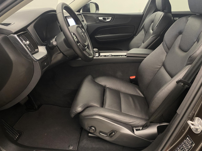 Volvo XC60 B5 AWD DARK PLUS AUT