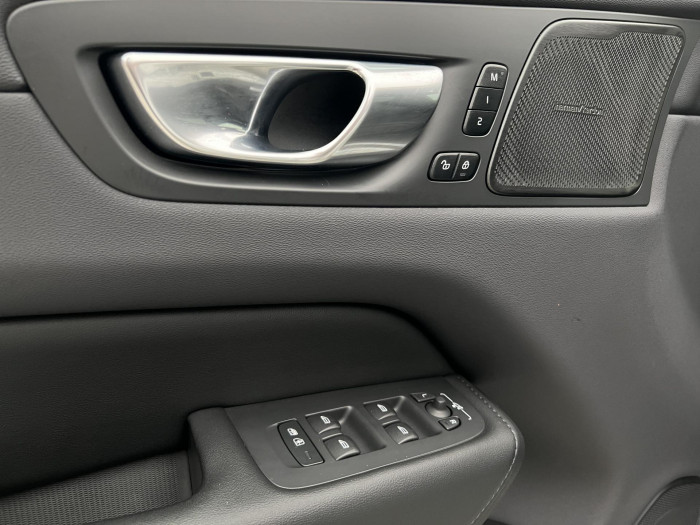 Volvo XC60 T6 AWD RECHARGE PLUS DARK AUT