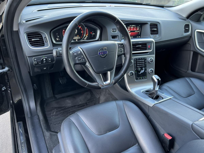 Volvo S60 D3 SUMMUM NAVIGACE 2.0 d Summum