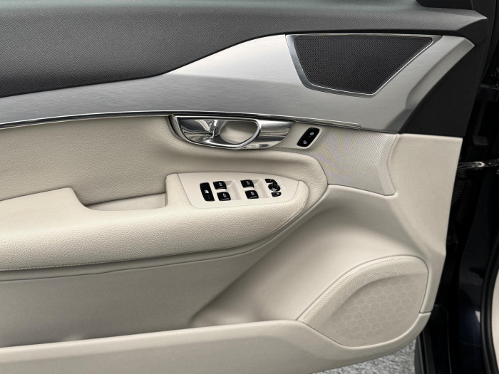 Volvo XC90 D5 AWD INSCRIPTION AUT CZ 2.0 d