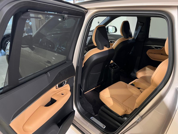 Volvo XC90 T8 AWD AUT  PLUS 7-míst 2.0 Plus