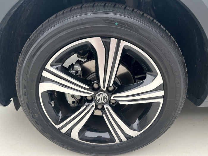 MG ZS 1.5 ESSENTIAL PLUS CZ