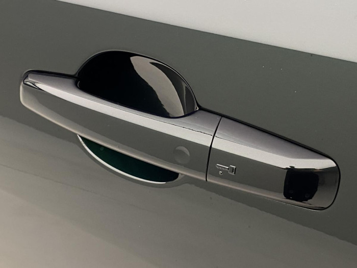 Jaguar XF D200 R-DYNAMIC REZERVACE 2.0 d Dynamic