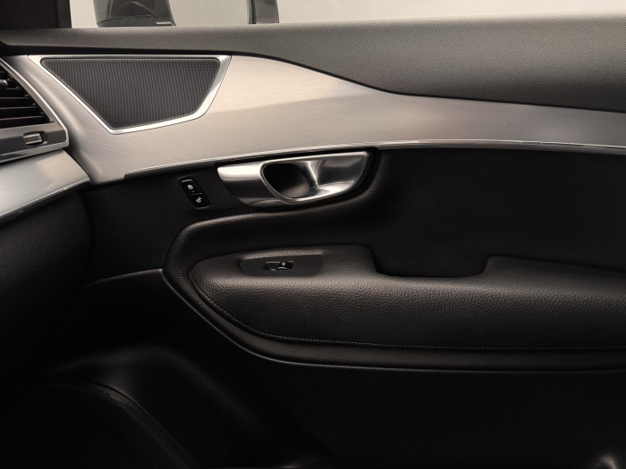 Volvo XC90 D4 AWD MOMENTUM AUT 7M 2.0 d Momentum