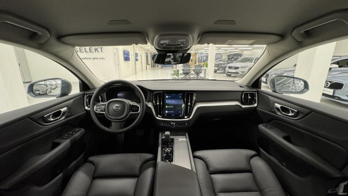Volvo V60 CROSS COUNTRY REZERVACE
