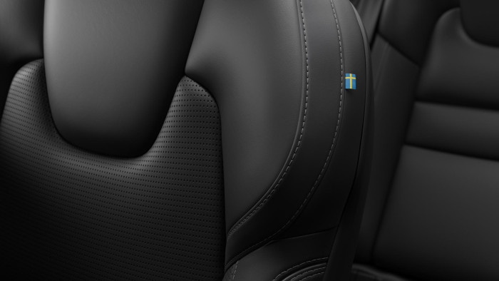 Volvo V60 T6 AWD Plug-in DARK ULTRA