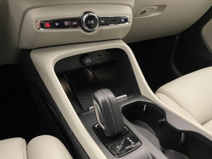 Volvo XC40 D4 AWD MOMENTUM AUT 2.0 d Momentum