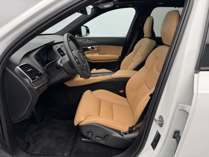 Volvo XC90 T8 AWD RECHARGE REZERVACE