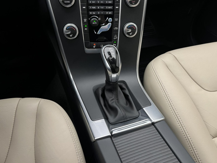 Volvo XC60 D4 AWD SUMMUM AUT 2.4 d Summum