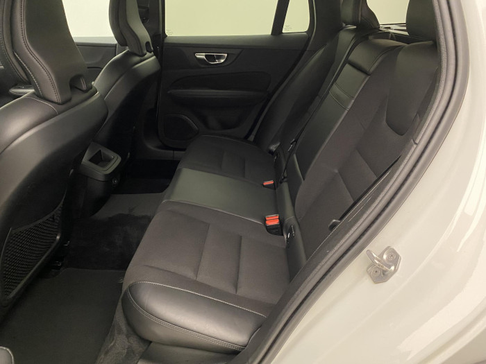 Volvo V60 CC B4 AWD MOMENTUM AUT 1.maj. 2.0 CC CC Momentum
