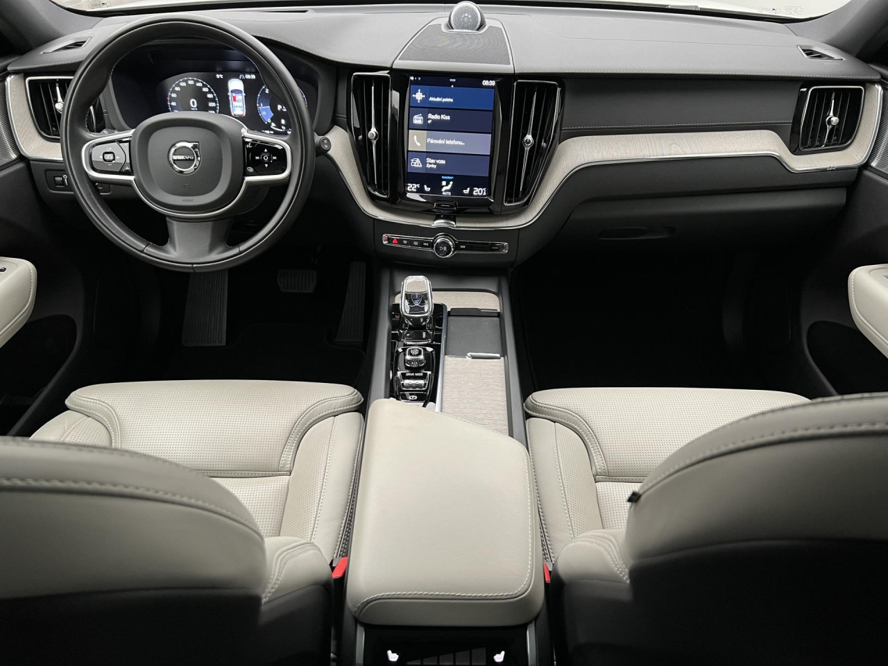 Volvo XC60 B5 AWD INSCRIPTION AUT CZ