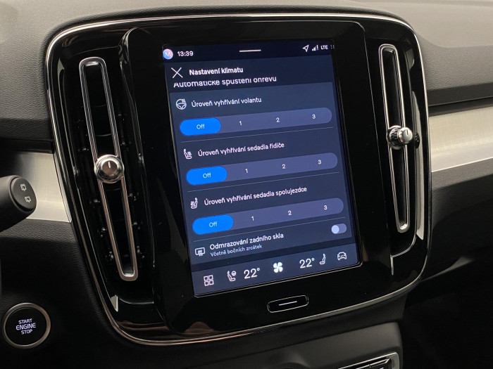 Volvo XC40 B3 AUT PLUS BLACK EDITION