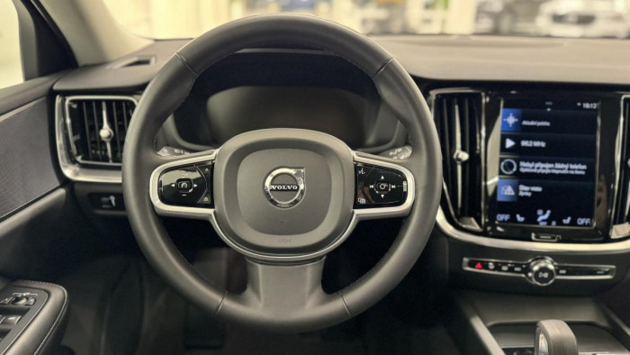 Volvo V60 CROSS COUNTRY REZERVACE