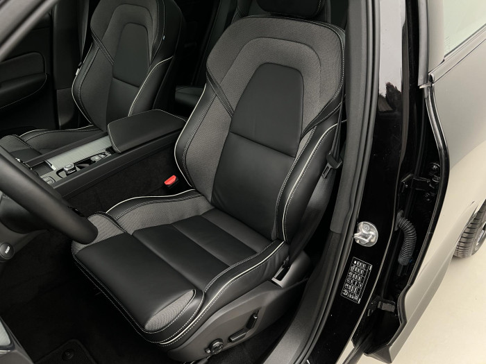 Volvo XC60 T6 AWD RECHARGE BLACK EDITION 2.0 Edition