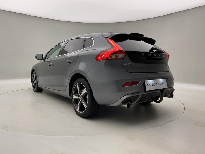 Volvo V40 T3 R-DESIGN AUT REZERVACE