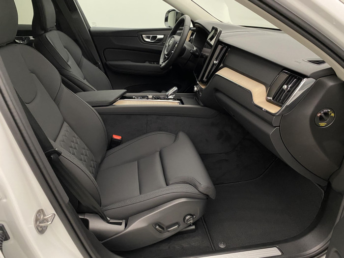 Volvo XC60 B5 AWD AUT DARK PLUS