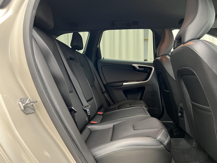 Volvo XC60 D4 AWD MOMENTUM AUT 2.4 d Momentum