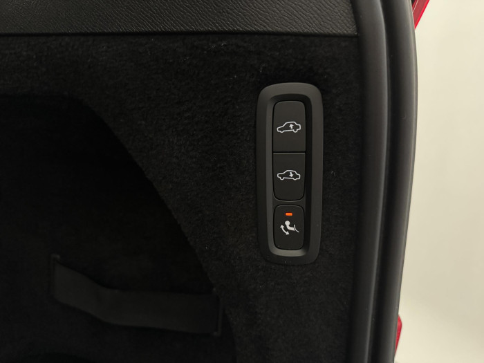 Volvo XC90 B5 AWD R-Design AUT REZERVACE