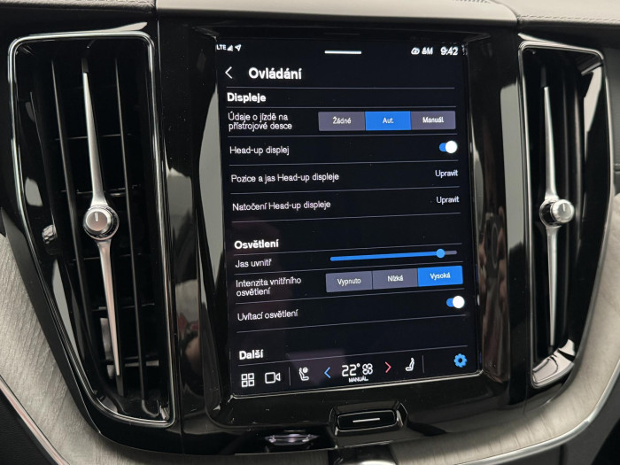 Volvo XC60 T8 AWD RECHARGE REZERVACE