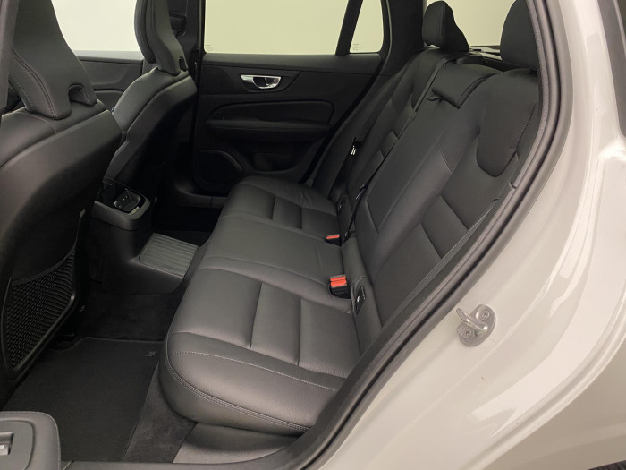 Volvo V60 T8 AWD RECHARGE DARK PLUS CZ