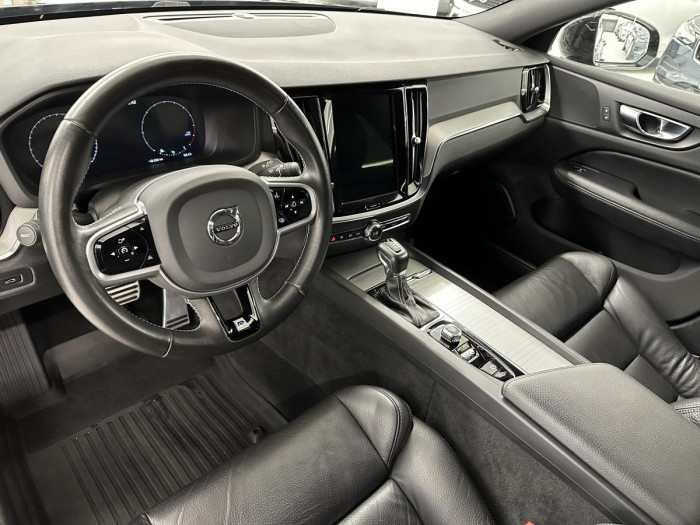 Volvo V60 D3 R-DESIGN AUT REZERVACE 2.0 d