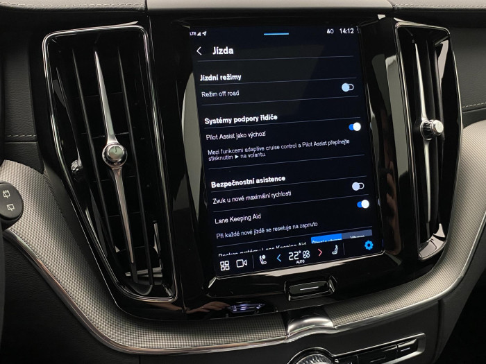 Volvo XC60 B5 AWD R-DESIGN AUT