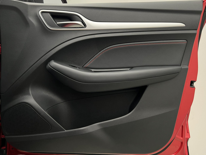 MG ZS 1.0T EXCLUSIVE AUT CZ 1.maj. 1.0 Exclusive