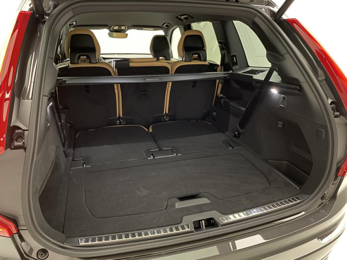 Volvo XC90 T8 AWD AT RECHARGE BRIGHT PLUS 2.0 AT Plus