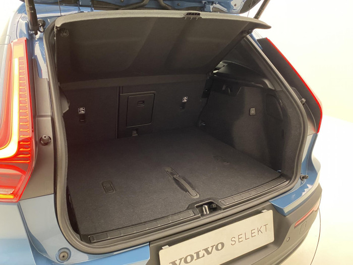 Volvo XC40 B3 DARK ULTRA AUT CZ