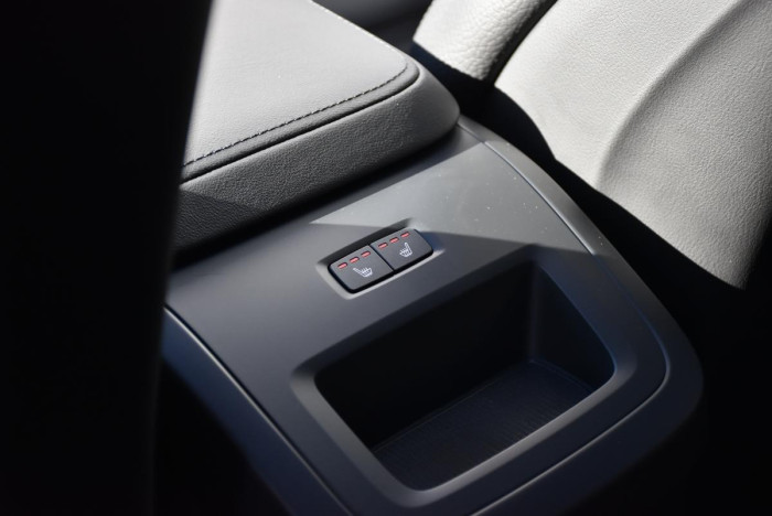 Volvo XC60 B4 AWD R-Design REZERVACE