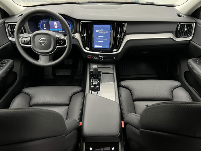 Volvo V60 B4 PLUS DARK AUT 1.maj.