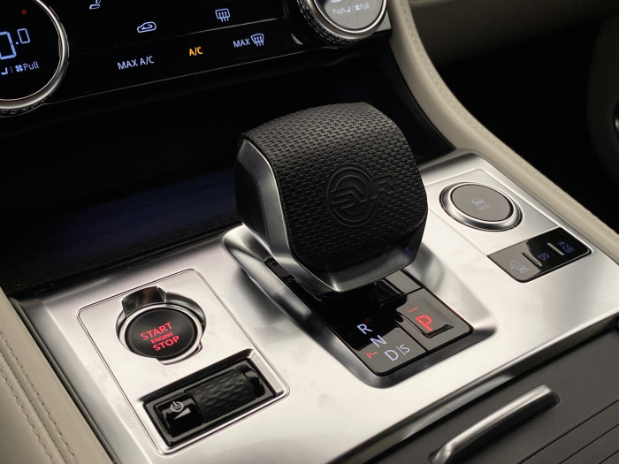 Jaguar F-Pace 5.0 V8 SVR AWD AUT REZERVACE 5.0 V8