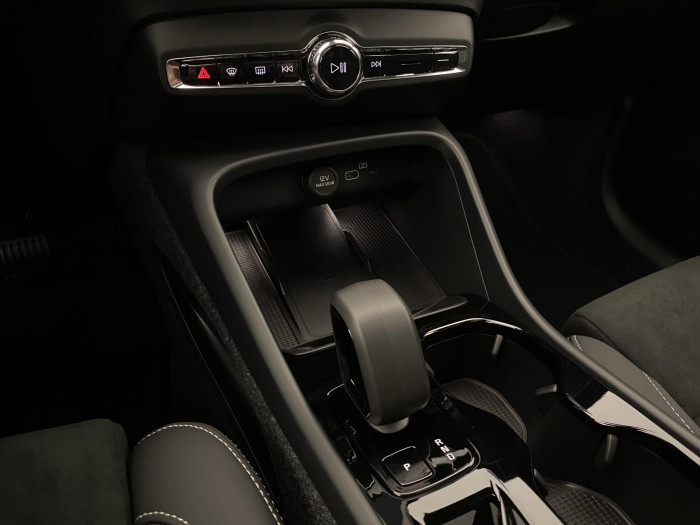 Volvo XC40 B3 AUT PLUS BLACK EDITION
