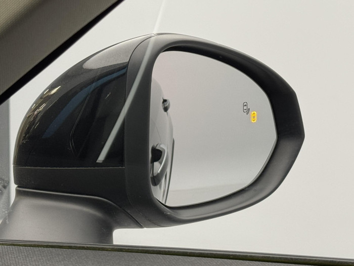 Lynk & Co 01 PHEV DCT AUT 1.maj