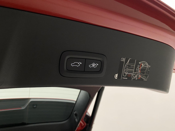 Volvo XC40 B4 AWD MOMENTUM AUT CZ 2.0 Momentum