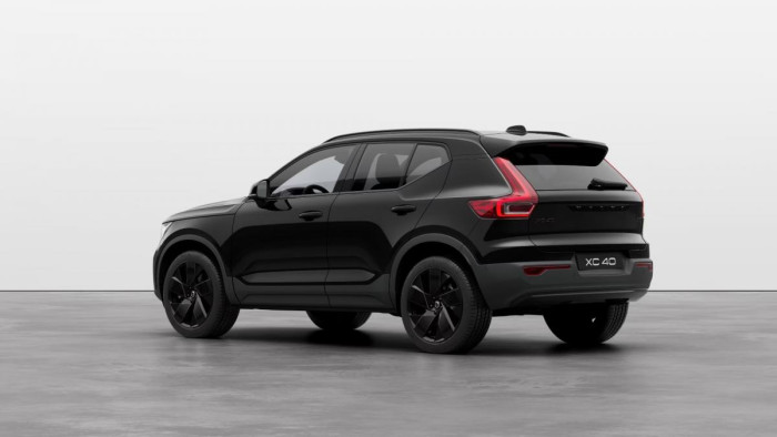 Volvo XC40 B3 AUT PLUS BLACK EDITION