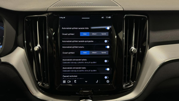 Volvo XC60 B4 AWD PLUS DARK AUT