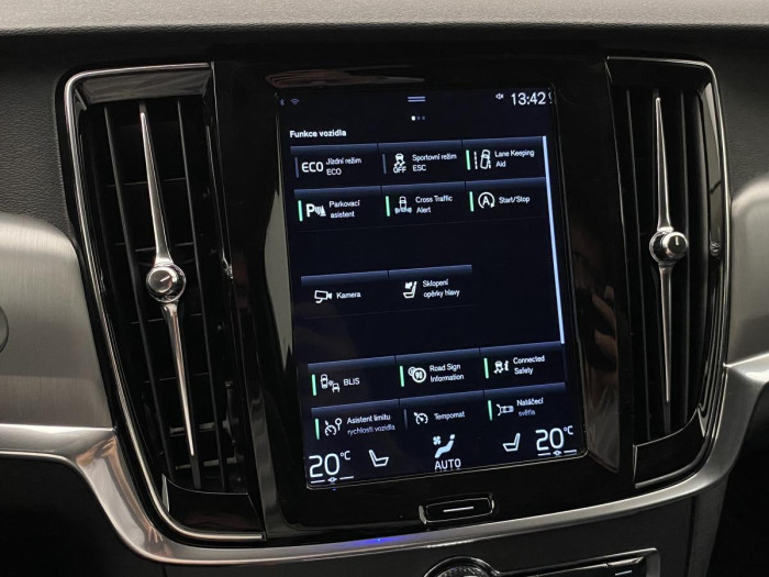 Volvo V90 D5 AWD MOMENTUM AUT REZERVACE 2.0 d Momentum