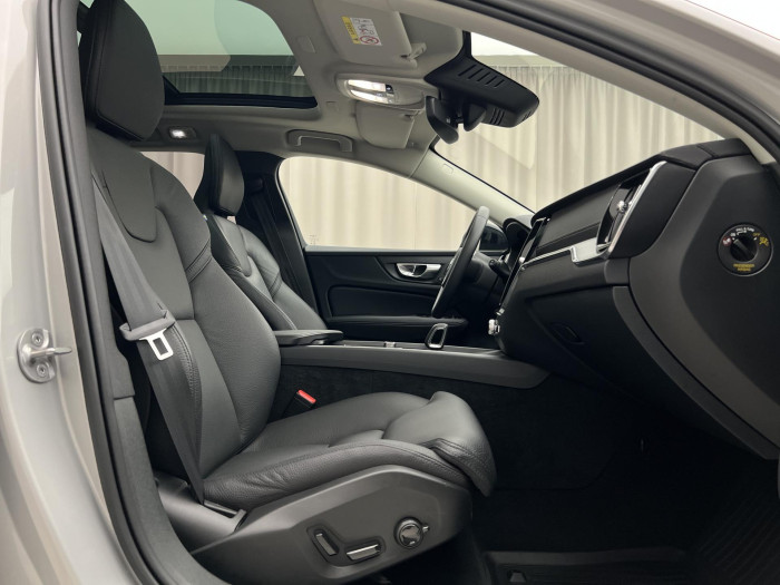 Volvo V60 B4 ULTIMATE DARK AUT 1.maj.