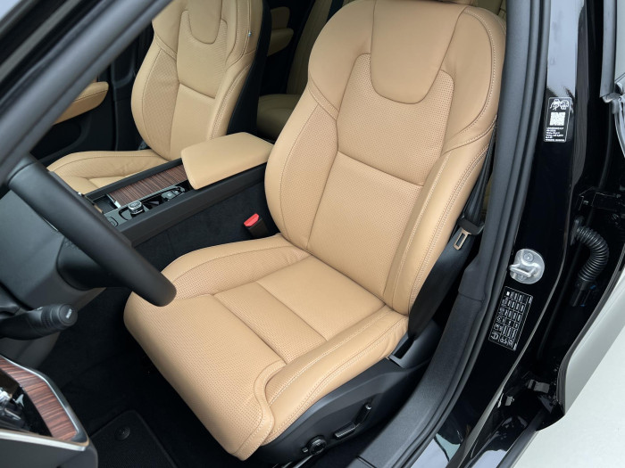 Volvo V60 B4 DARK ULTRA AUT