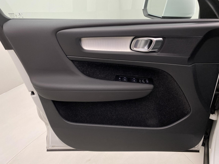 Volvo XC40 B4 MOMENTUM AUT CZ 2.0 Momentum