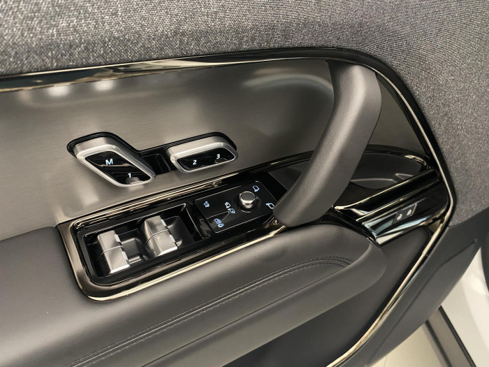 Land Rover Range Rover Sport D300 DYNAMIC SE AWD REZERVACE 3.0 d Dynamic SE