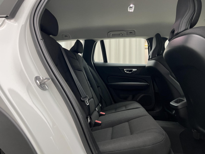 Volvo V60 CC B4 AWD AUT 1.maj 2.0 CC CC