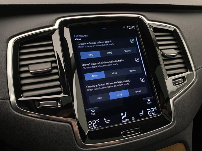 Volvo XC90 T8 AWD INSCRIPTION REZERVACE