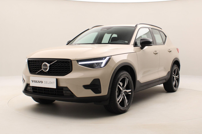 Volvo XC40 B3 PLUS DARK AUT CZ