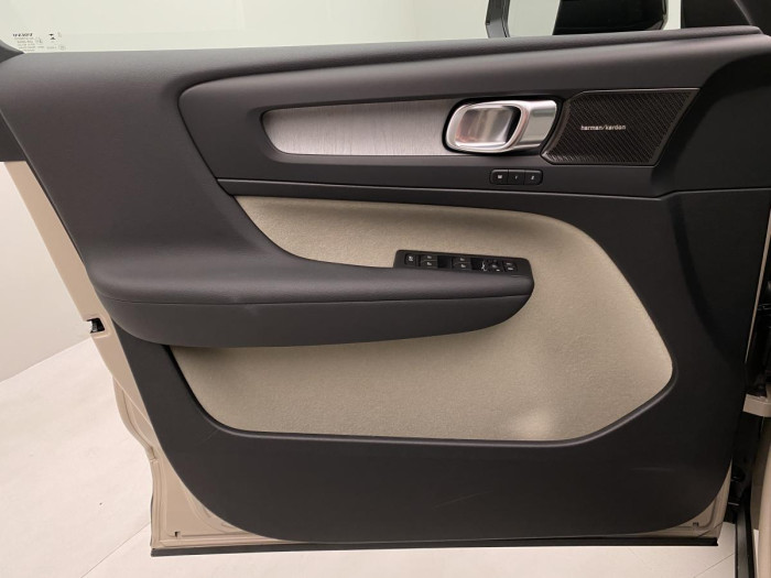 Volvo XC40 B4 AUT DARK ULTRA