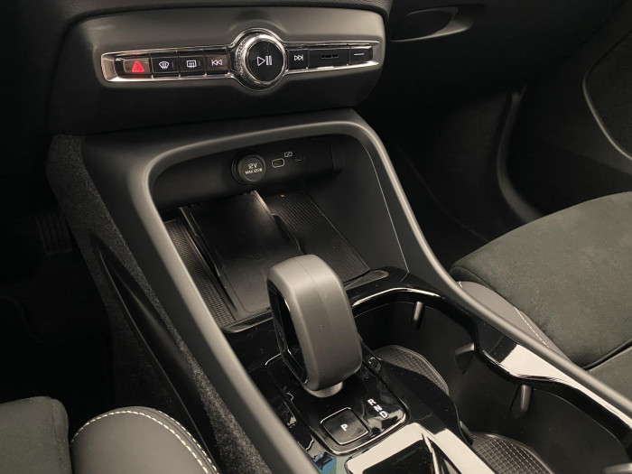 Volvo XC40 B3 DARK PLUS AUT CZ