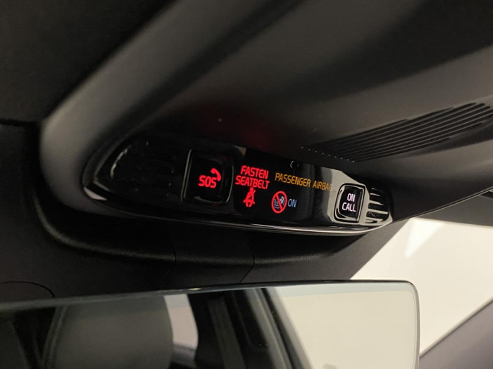 Volvo V90 B6 AWD R-DESIGN AUT REZERVACE