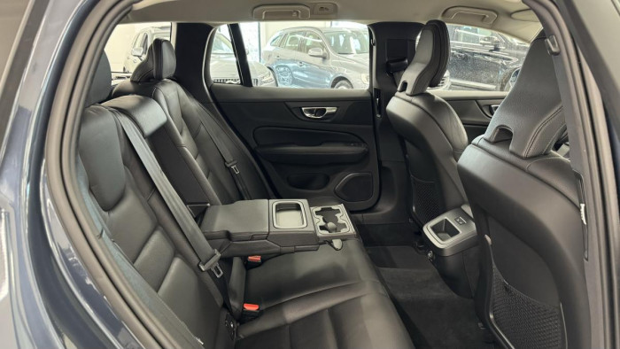 Volvo V60 D4 INSCRIPTION REZERVACE 2.0 d