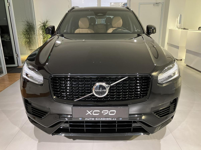 Volvo XC90 T8 AWD AUT  PLUS 7-míst 2.0 Plus